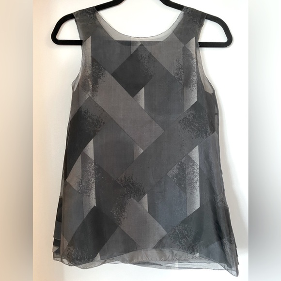 Vera Wang Lavender Label Grey 100% Silk Jewelled Top Blouse Size 34 *Like NEW* - Picture 2 of 3